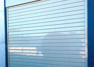 Cierre enrollable automatizado lama acero galvanizado lacado al horno