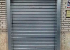 Cierre enrollable modelo FC 115 con embellecedor