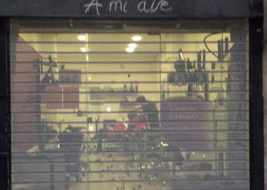 Cierre metálico microperforado