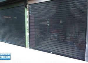Cierre enrollable microperforado grandes dimensiones