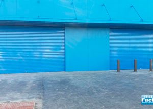 Cierre metálico enrollable de grandes dimensiones automatizado