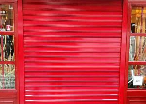 Cierre metálico enrollable manual lama ciega FC 85 lacado al horno