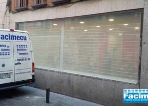 Cierre enrollable lama fc115 microperforado lacado blanco