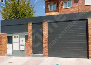 Puerta enrollable aluminio FC2p-100 puerta peatonal abatible